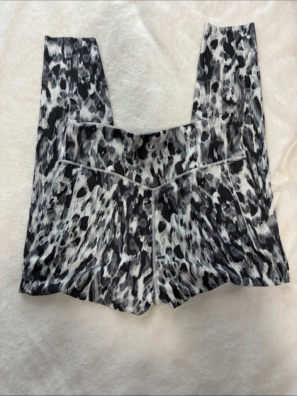 NWOT PINK Victoria's Secret Black & White Animal Print leggings size XL